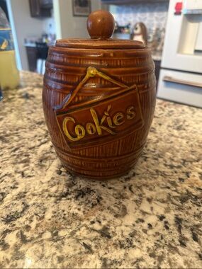 Brown Ceramic Cookie Jar Barrel with Lid